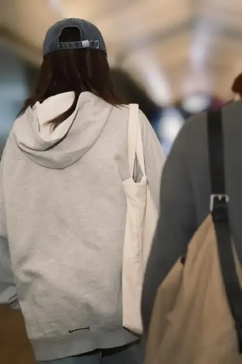 黄色直播网站用户评价头像展示图